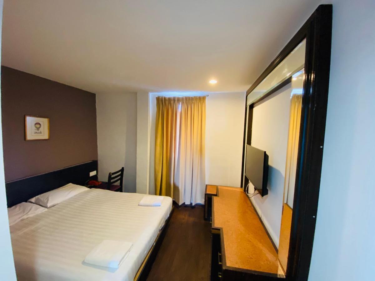 Ta Hotel Куала Лумпур Екстериор снимка