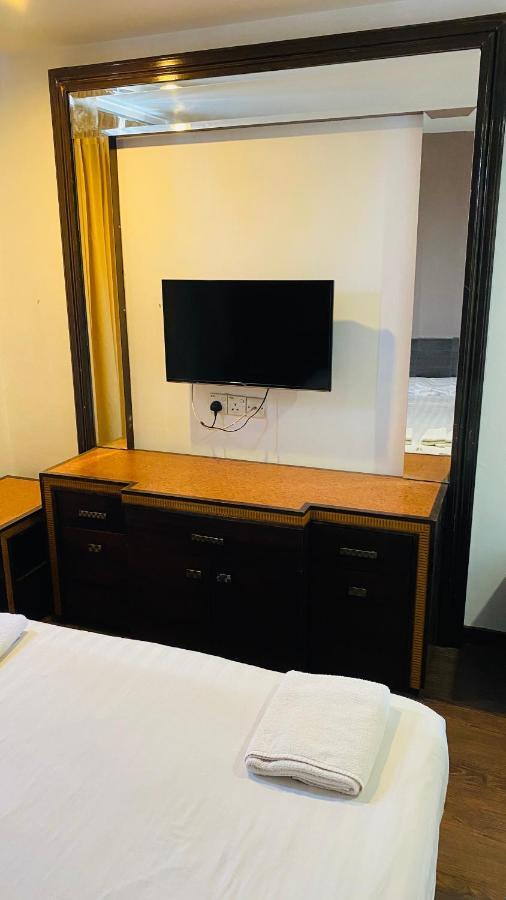 Ta Hotel Куала Лумпур Екстериор снимка
