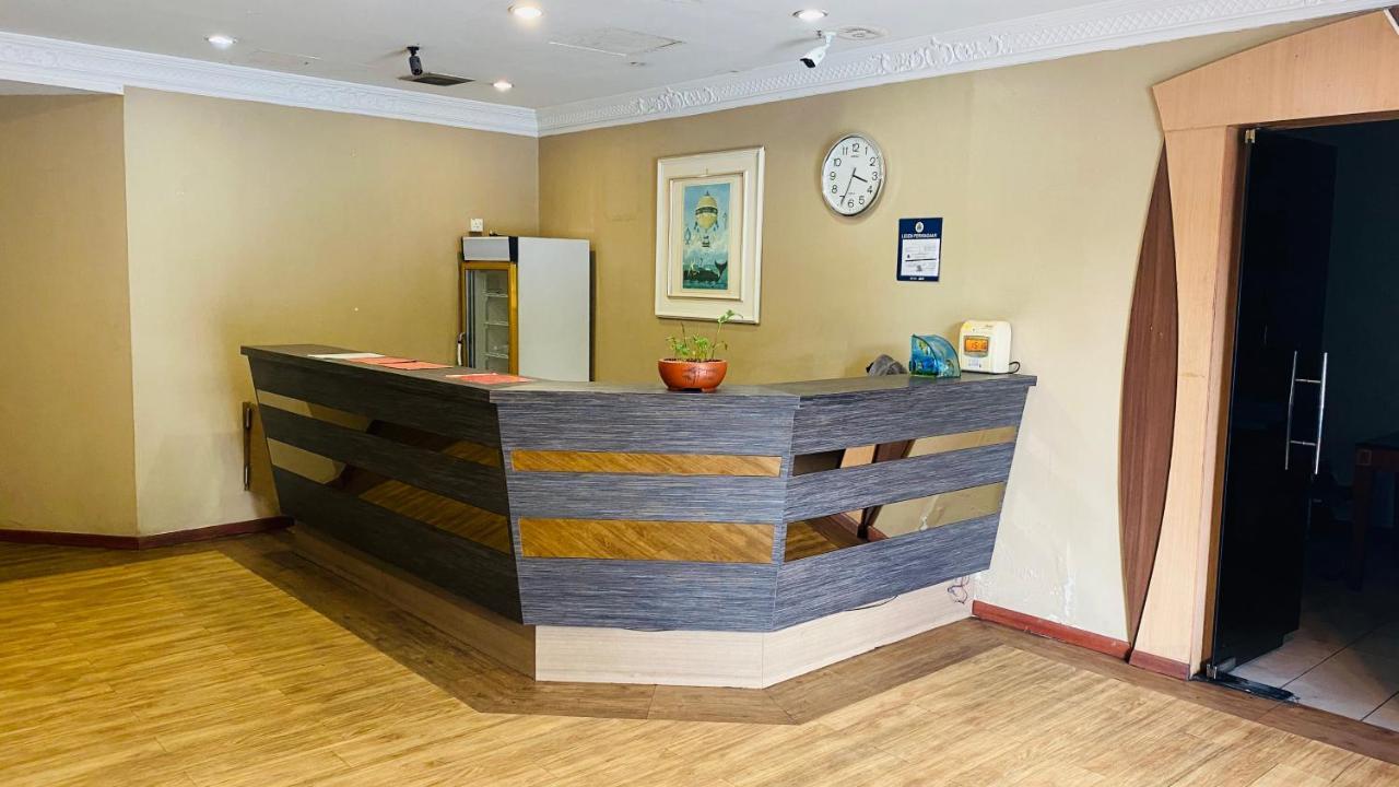Ta Hotel Куала Лумпур Екстериор снимка