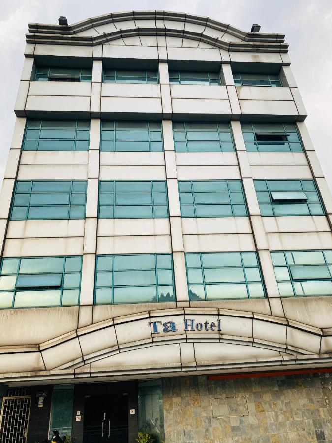 Ta Hotel Куала Лумпур Екстериор снимка